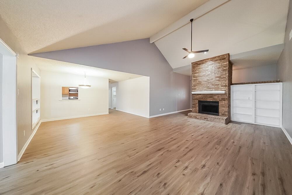 940 Holly Ln - Photo 5 of 16