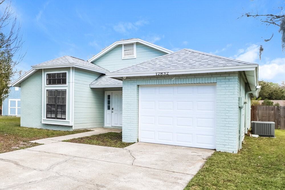 12832 Dunhill Dr - Photo 3 of 16