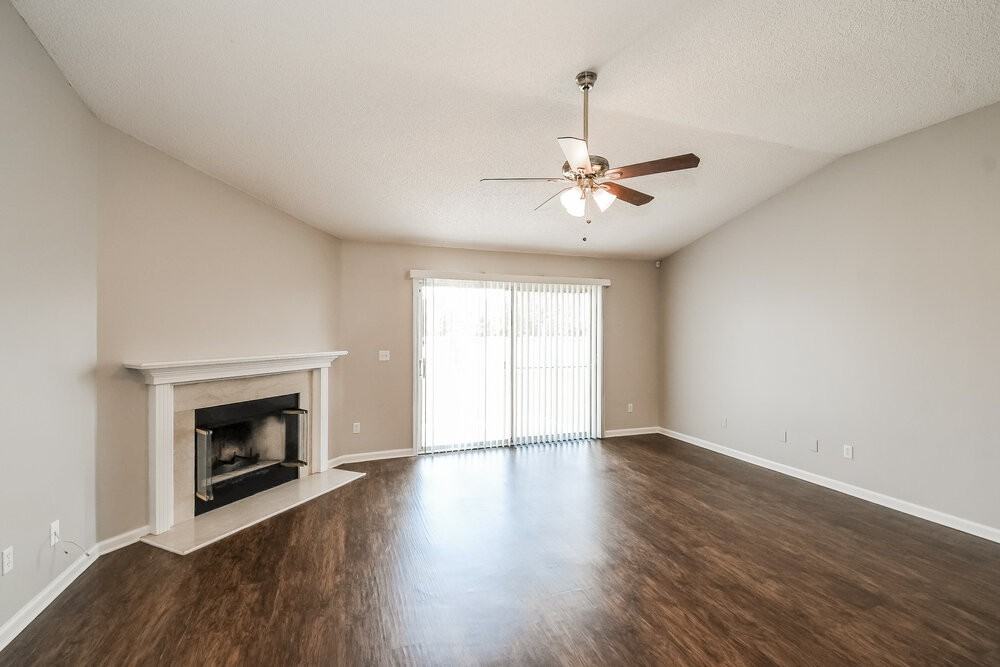 405 Cottage Cove Ct - Photo 3 of 16