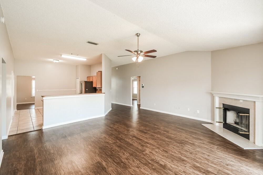 405 Cottage Cove Ct - Photo 4 of 16