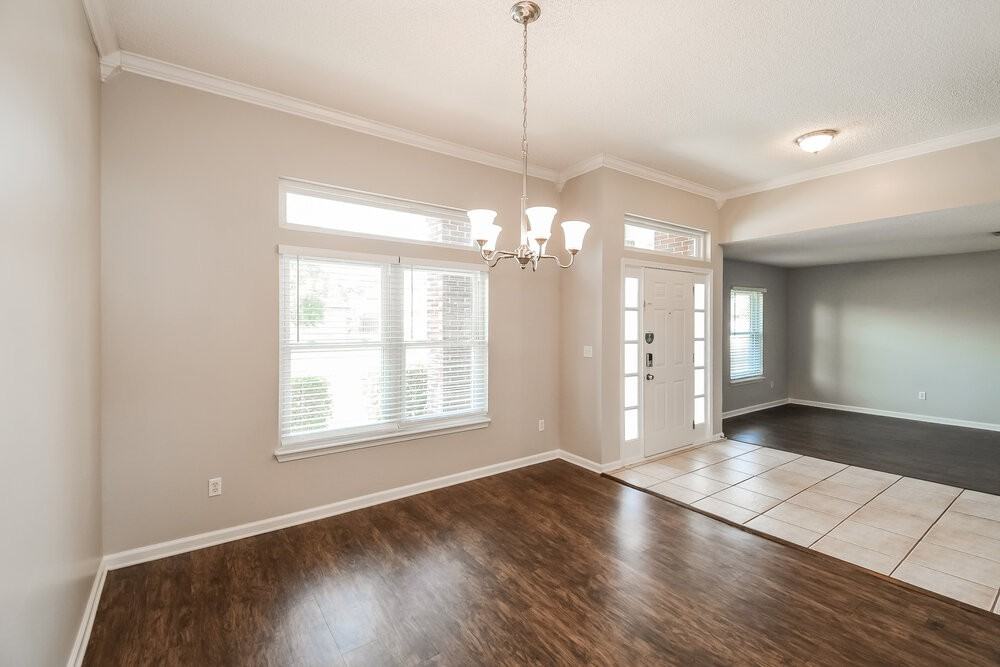 405 Cottage Cove Ct - Photo 5 of 16