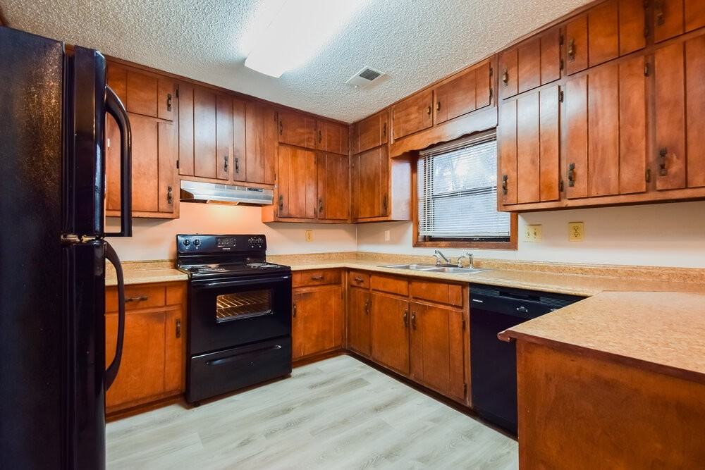 4902 N Redan Cir - Photo 7 of 19