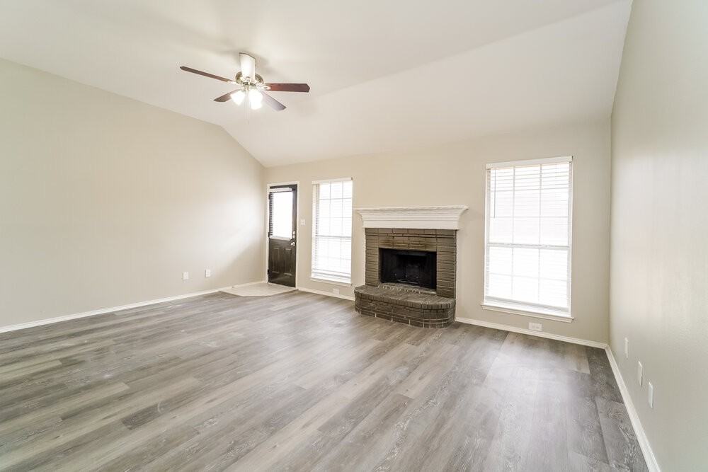 100 Sandlewood Ln - Photo 4 of 16