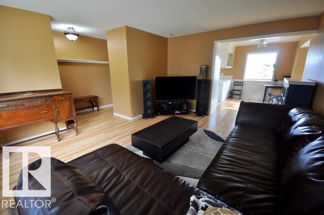 5503 106 Street - Photo 3 of 13