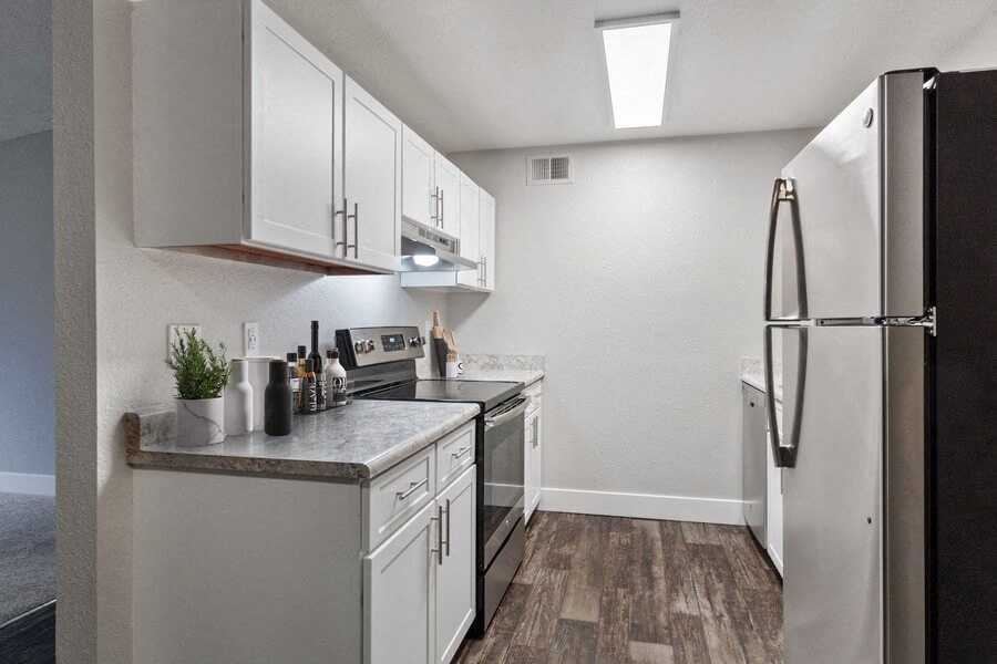 Sunset Three Twenty - Photo 6 of 27