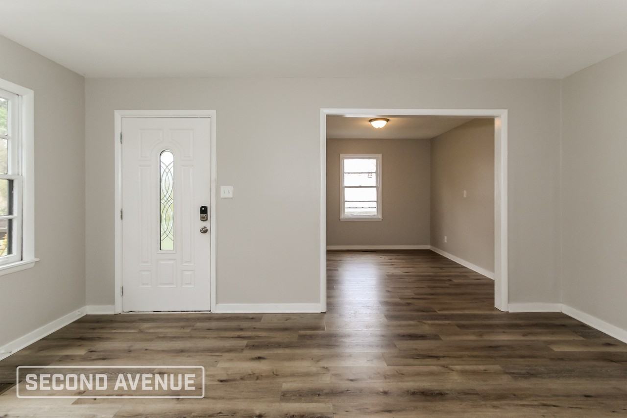 1924 Portage Ave - Photo 5 of 27