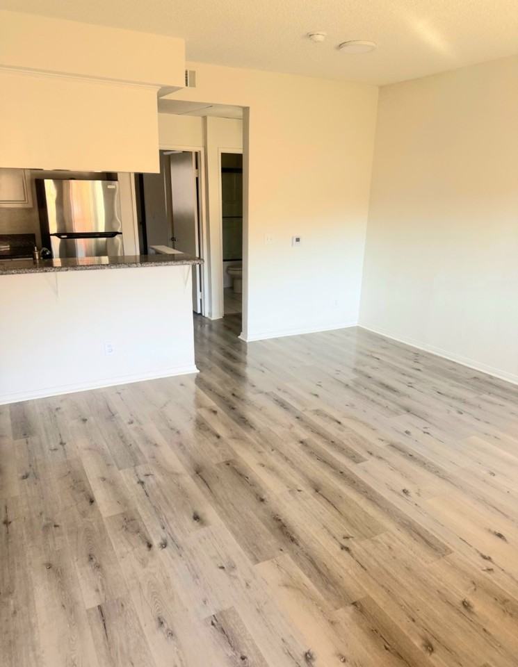 868 South Kingsley Drive - Photo 5 of 10