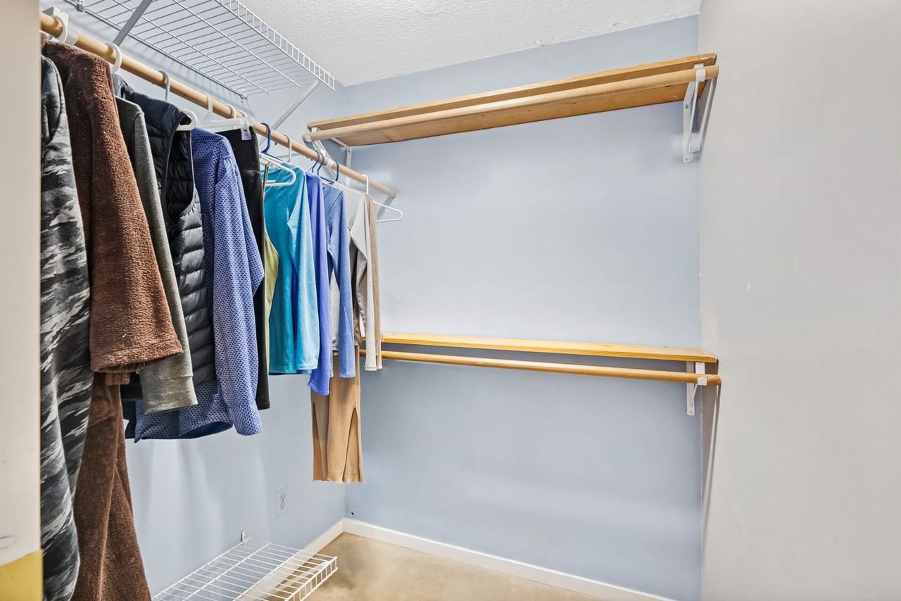 19438 Hammond Road - Photo 3 of 22