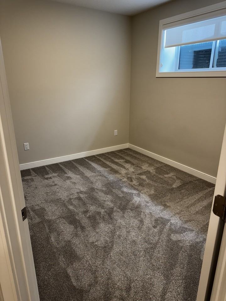 9637 155 Street, Down, Edmonton, Alberta, Canada, T5P 2K6 - Photo 4 of 6