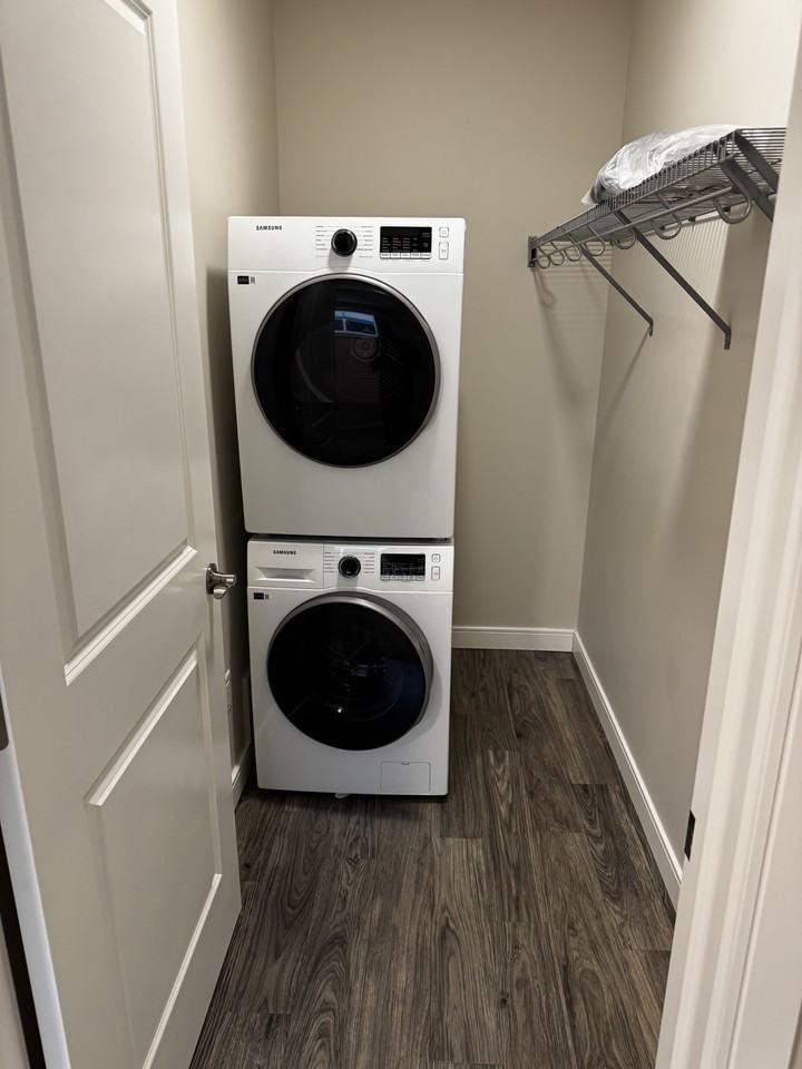 9637 155 Street, Down, Edmonton, Alberta, Canada, T5P 2K6 - Photo 6 of 6