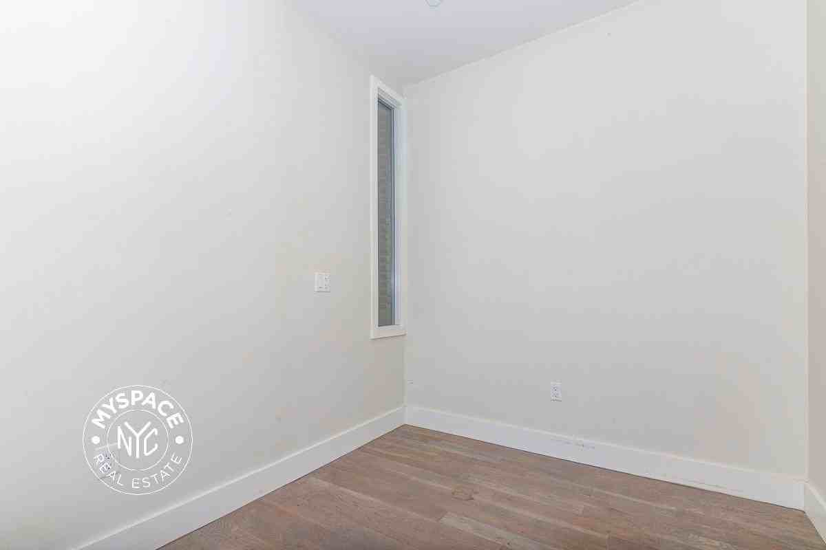 492 Gates Ave #2B - Photo 5 of 11