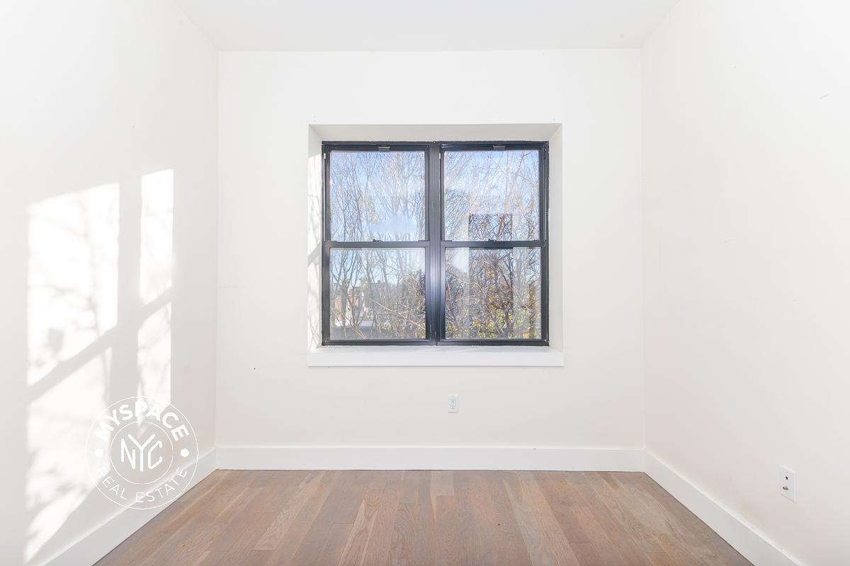 492 Gates Ave #2B - Photo 7 of 11