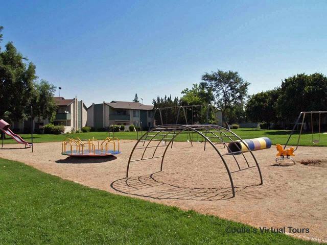 PARKWOOD APARTMENTS - Photo 7 of 41