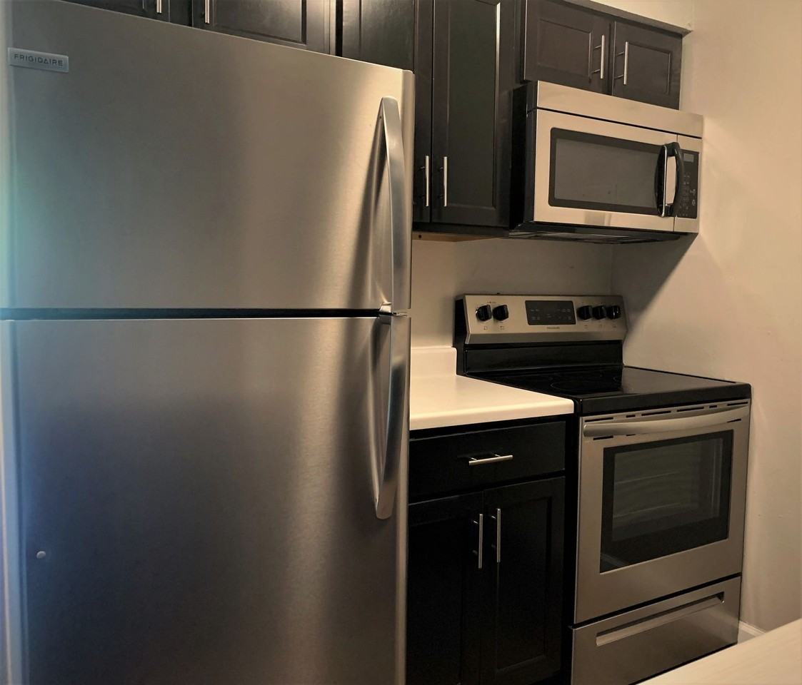 The Village on University - Photo 5 of 50