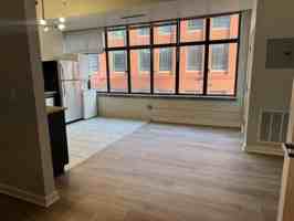 featured image of 1300 W 9th St