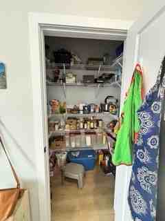 81 Pilgrim Ave - Photo 5 of 44