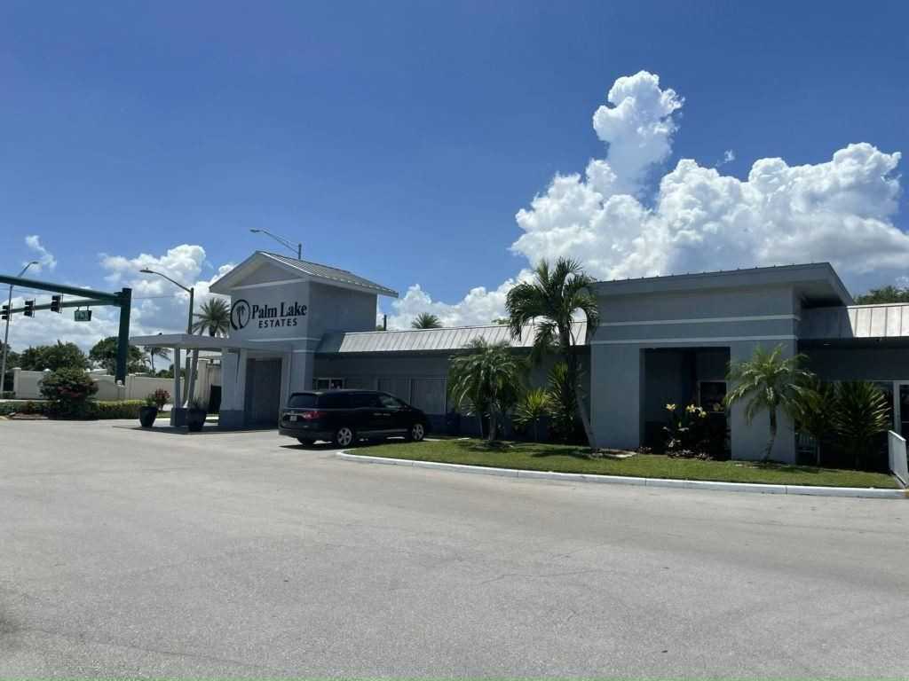 7416 44th Ter N #573 - Photo 3 of 25