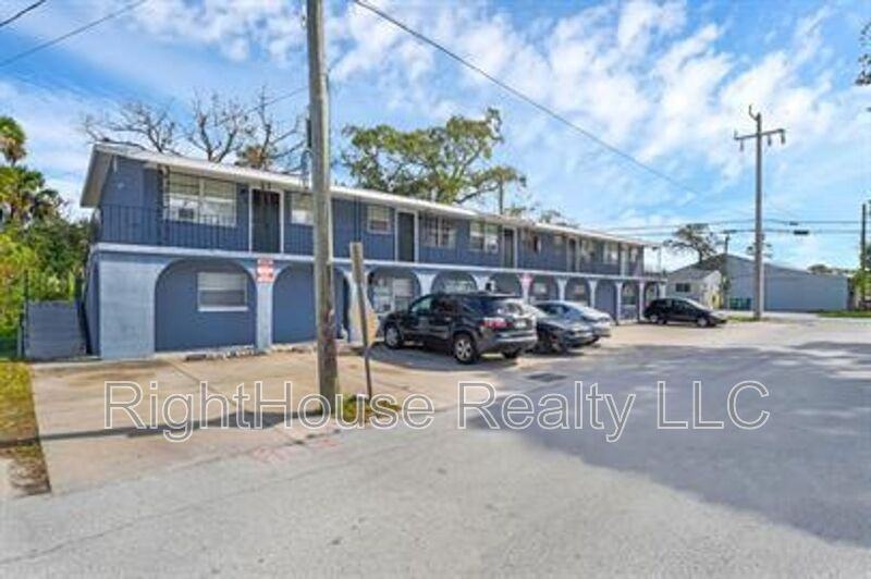 601 State Ave #6 - Photo 2 of 9