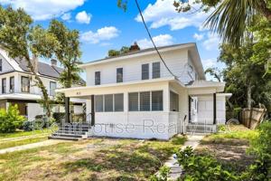 featured image of 611 S Grove St #2