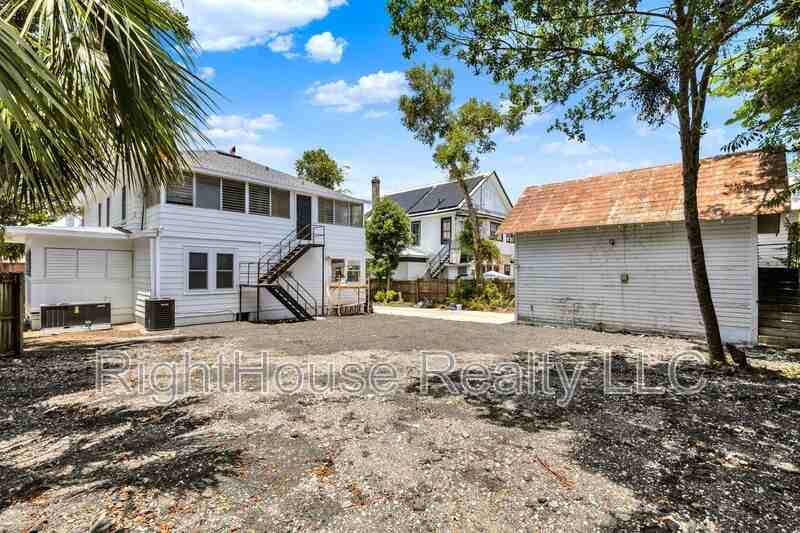 611 S Grove St #2 - Photo 3 of 17