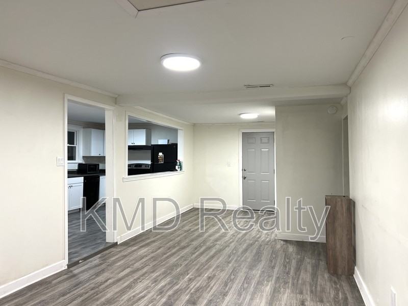 1603 Pennsylvania Ave - Photo 2 of 9