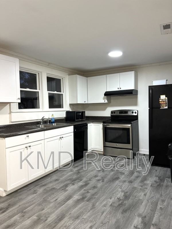 1603 Pennsylvania Ave - Photo 3 of 9