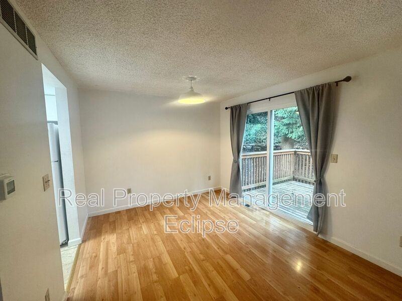 19659 20th Ave Ne - Photo 5 of 18