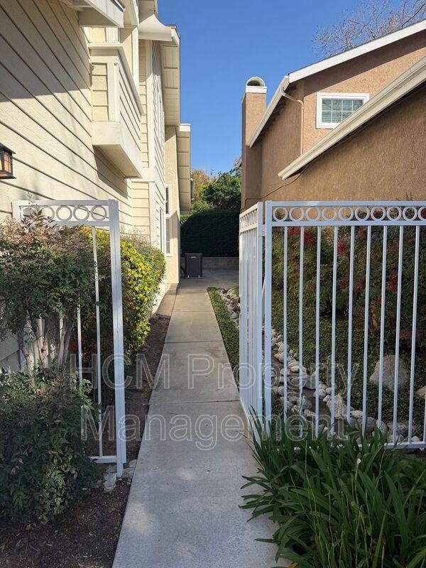 59 Bridgeport - Photo 3 of 20