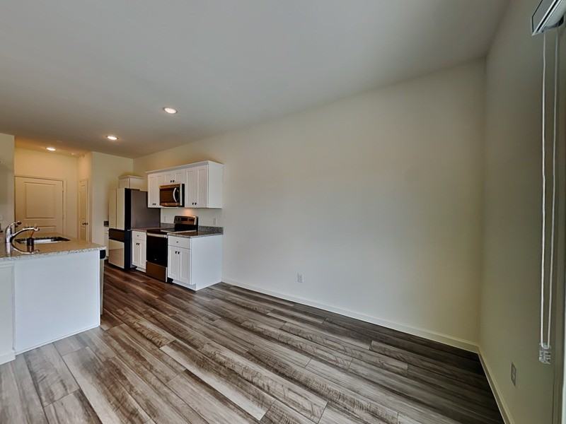 1803 Washington St - Photo 5 of 20