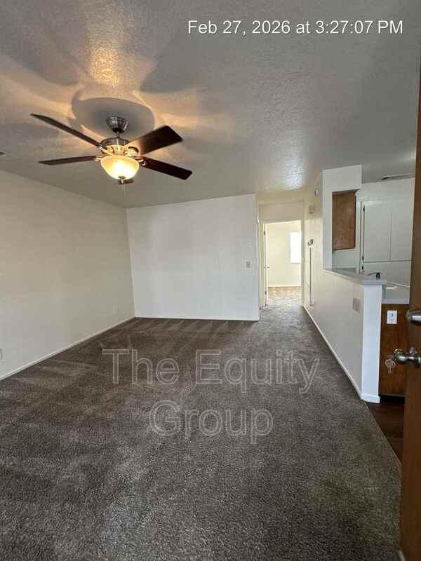 701 E Noble #7 - Photo 4 of 28