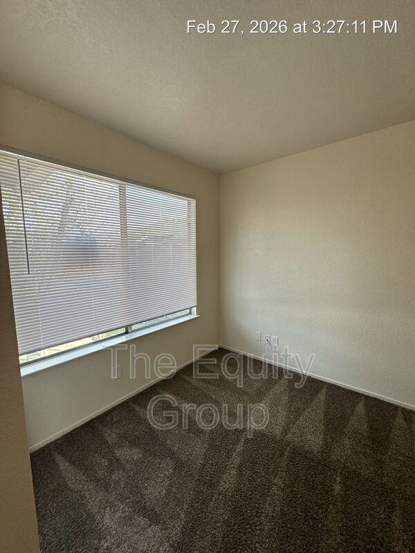 701 E Noble #7 - Photo 5 of 28