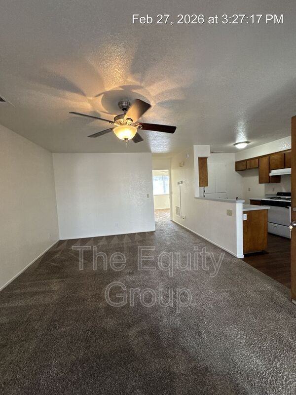 701 E Noble #7 - Photo 6 of 28