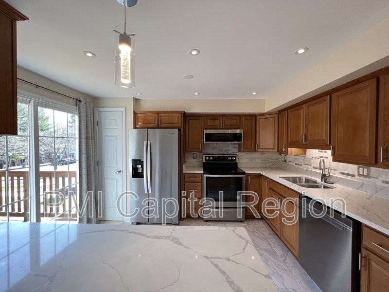 10201 Millstream Dr - Photo 2 of 24