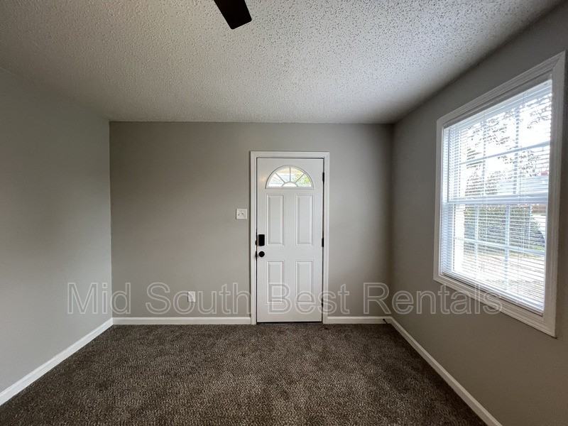 1467 S Montgomery St - Photo 5 of 10