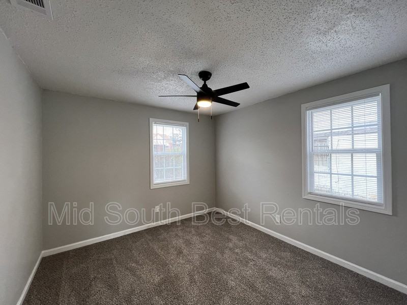 1467 S Montgomery St - Photo 6 of 10