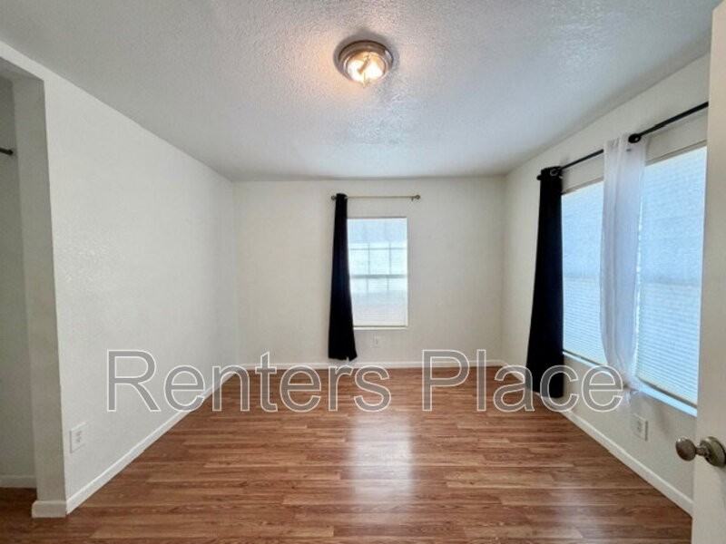 1231 N Boston Pl - Photo 4 of 17