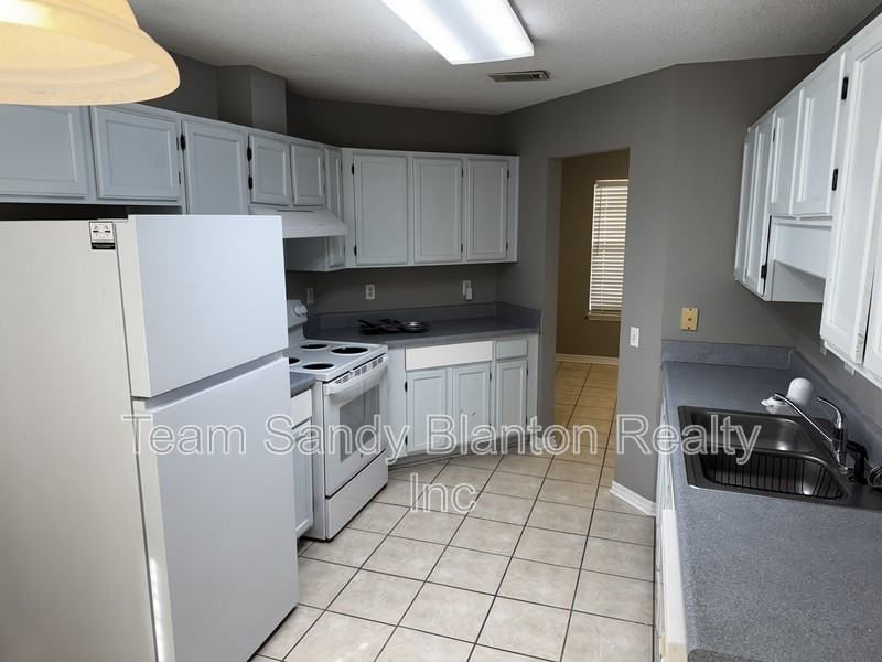 9184 Arand Dr - Photo 2 of 14