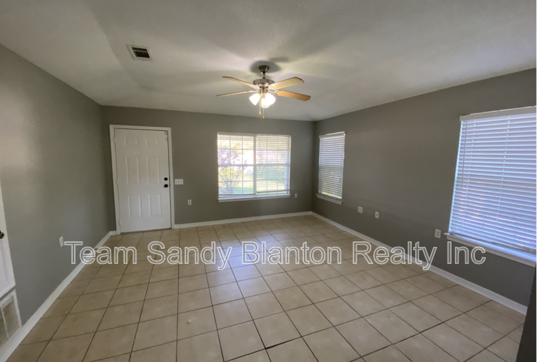 9184 Arand Dr - Photo 7 of 14