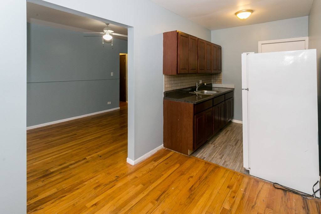 4515 N Malden St #3C - Photo 4 of 18