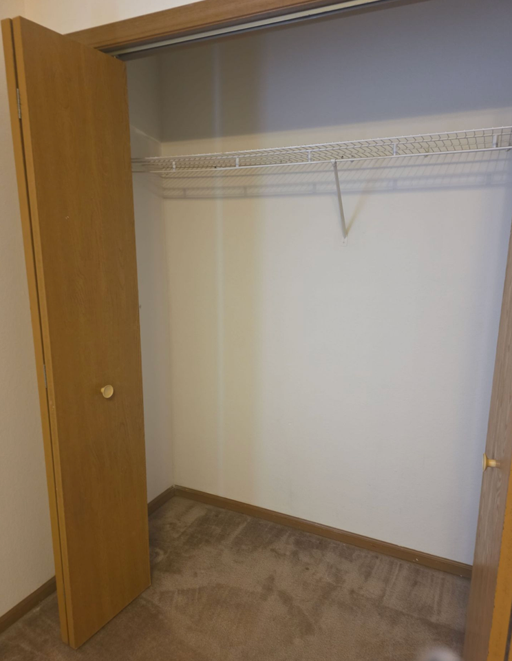 2754 S Glenview Ave - Photo 5 of 12