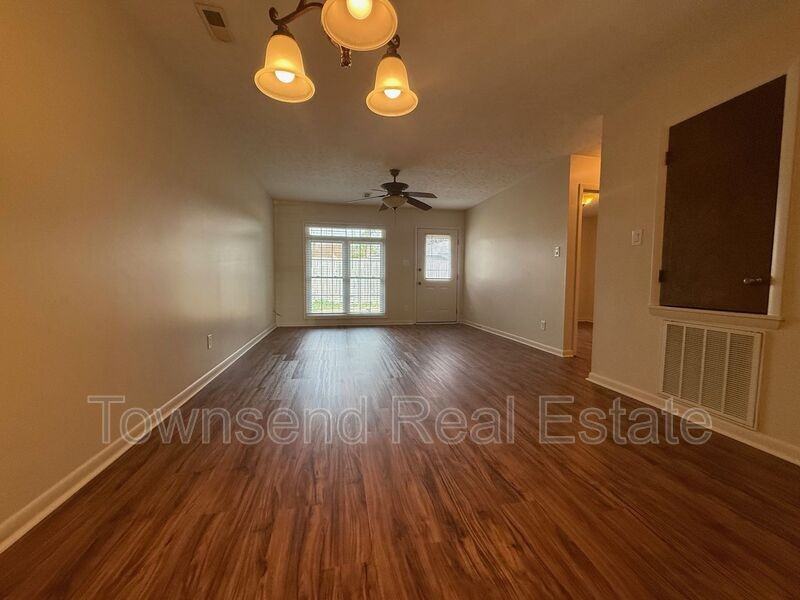 2752 Helaman Ct #3 - Photo 2 of 14