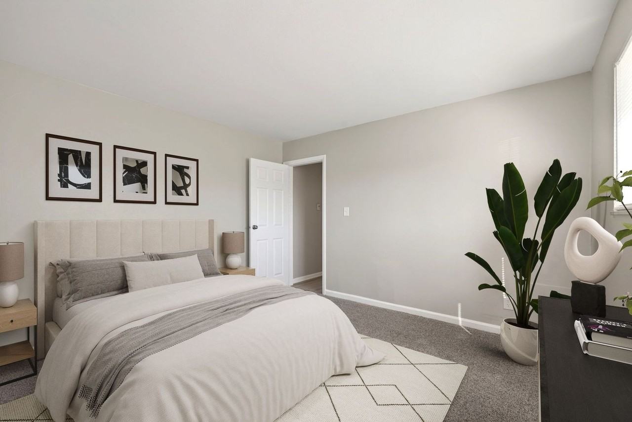 Monroe Terrace Apartments - Photo 7 of 13