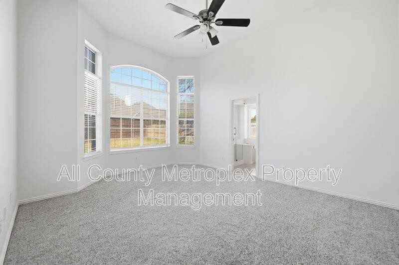 3421 Devonshire Ct - Photo 6 of 12