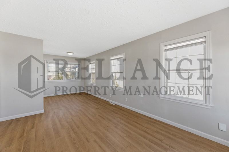 921 N Edgemoor St - Photo 5 of 20