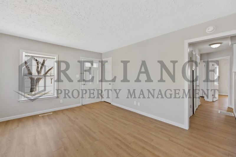 921 N Edgemoor St - Photo 6 of 20