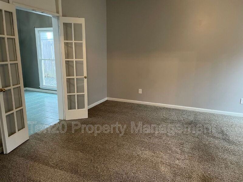 326 Hardaway Ct - Photo 3 of 31