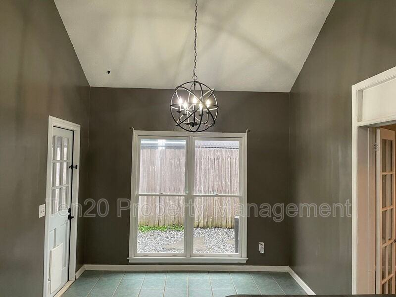 326 Hardaway Ct - Photo 4 of 31