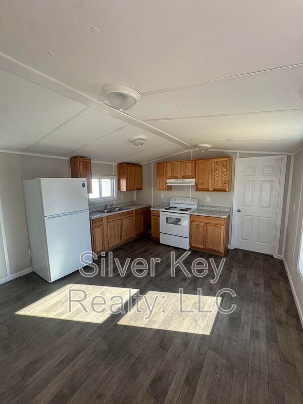 3000 Highways. #13 - Photo 4 of 15