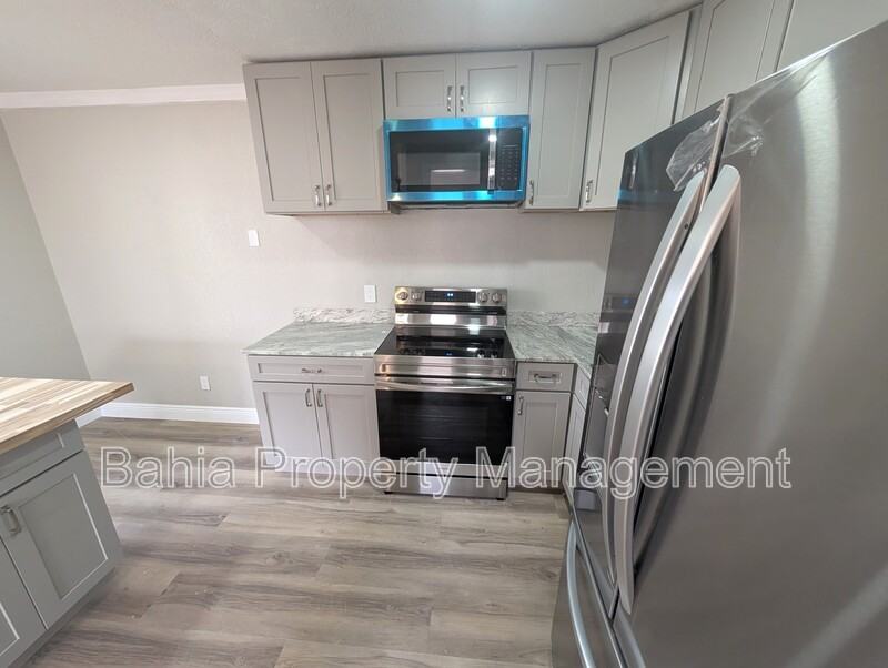 5521 Bay Blvd #201 - Photo 3 of 13