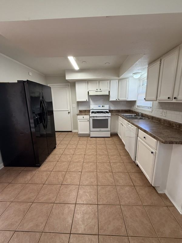 3616 Hester Ln Nw - Photo 2 of 28